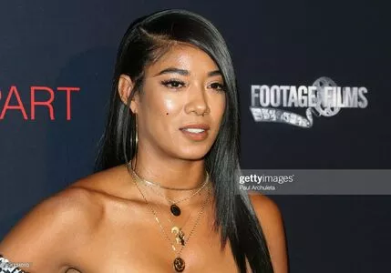 Mila J OnlyFans Leaked Free Thumbnail Picture - #2u0Xw8Ku0D