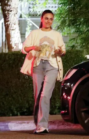 Mila Kunis OnlyFans Leaked Free Thumbnail Picture - #GAghedgjUx