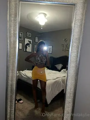 Milakylie OnlyFans Leaked Free Thumbnail Picture - #4gyD0DEJom