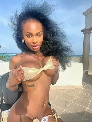 Milanvalentine OnlyFans Leaked Free Thumbnail Picture - #LVICctVlmS