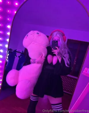 Milavolkerfree OnlyFans Leaked Free Thumbnail Picture - #LjzWpEZIAc