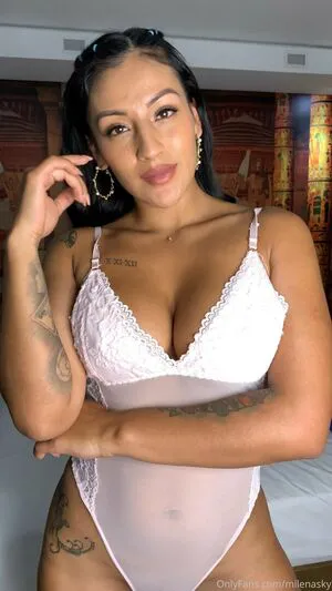 Milenasky OnlyFans Leaked Free Thumbnail Picture - #7Y8aDXp8nR