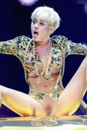 Miley Cyrus Fakes OnlyFans Leaked Free Thumbnail Picture - #52pLUKwsDv