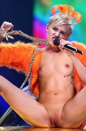 Miley Cyrus Fakes OnlyFans Leaked Free Thumbnail Picture - #maVtNHLdNl