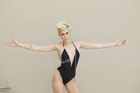 Miley Cyrus OnlyFans Leaked Free Thumbnail Picture - #0Dft2shzQ3