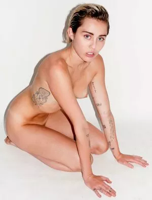 Miley Cyrus OnlyFans Leaked Free Thumbnail Picture - #0KerzJCVjm