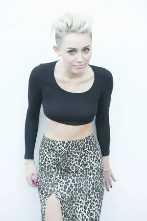 Miley Cyrus OnlyFans Leaked Free Thumbnail Picture - #0j8WRj786B