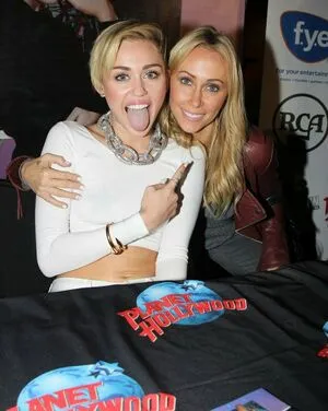 Miley Cyrus OnlyFans Leaked Free Thumbnail Picture - #19pr9q1boW