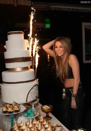 Miley Cyrus OnlyFans Leaked Free Thumbnail Picture - #1WwxpKIwLQ