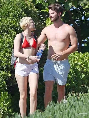 Miley Cyrus OnlyFans Leaked Free Thumbnail Picture - #1zkSWdSMbr