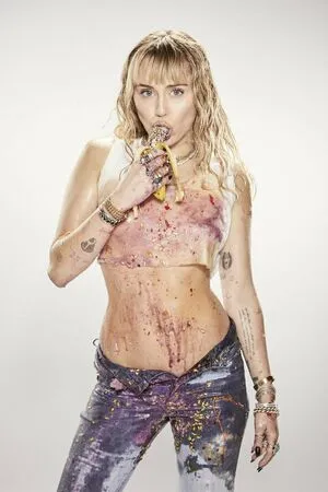 Miley Cyrus OnlyFans Leaked Free Thumbnail Picture - #2gIeKc1n9A