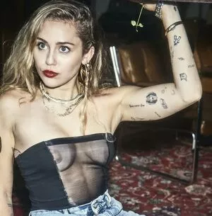 Miley Cyrus OnlyFans Leaked Free Thumbnail Picture - #2sCLriJamI