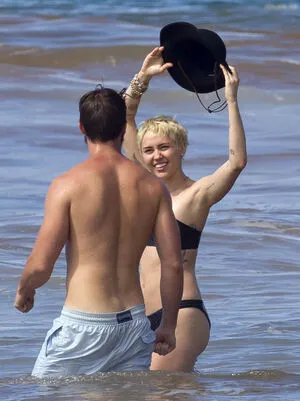 Miley Cyrus OnlyFans Leaked Free Thumbnail Picture - #3RTxm4IajQ