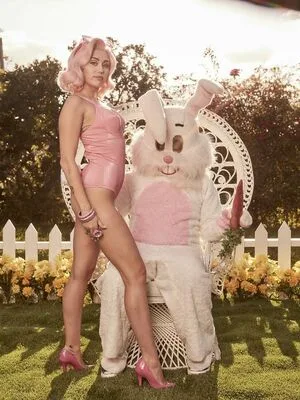 Miley Cyrus OnlyFans Leaked Free Thumbnail Picture - #3U7TxECQSa