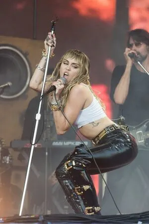 Miley Cyrus OnlyFans Leaked Free Thumbnail Picture - #4JF4RgzoqX