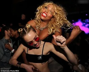 Miley Cyrus OnlyFans Leaked Free Thumbnail Picture - #4crJg2xUzA
