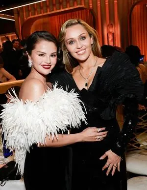 Miley Cyrus OnlyFans Leaked Free Thumbnail Picture - #4dpoew7nKO