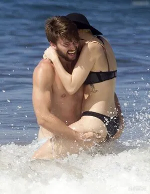 Miley Cyrus OnlyFans Leaked Free Thumbnail Picture - #4krX91YRpr