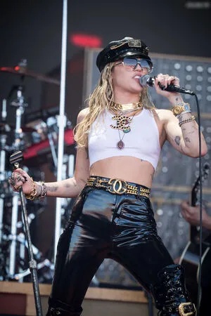 Miley Cyrus OnlyFans Leaked Free Thumbnail Picture - #517Jh8ZYdo