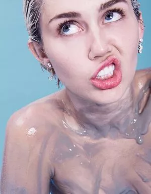 Miley Cyrus OnlyFans Leaked Free Thumbnail Picture - #5XkPLHDWX9