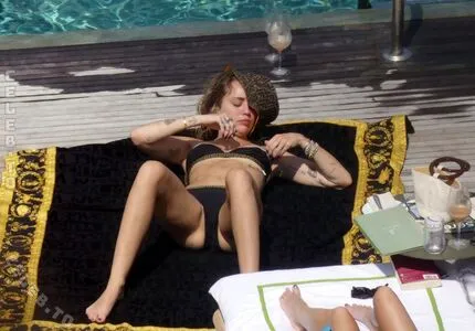 Miley Cyrus OnlyFans Leaked Free Thumbnail Picture - #5cKjJPey20