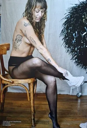 Miley Cyrus OnlyFans Leaked Free Thumbnail Picture - #5pkGlkA8OS