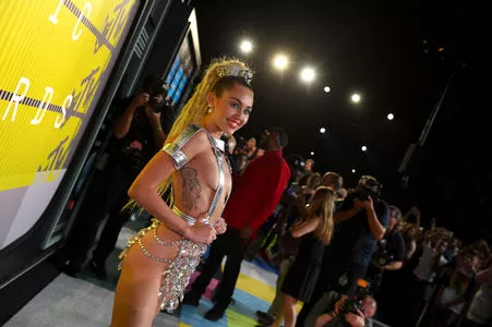 Miley Cyrus OnlyFans Leaked Free Thumbnail Picture - #5qGIZMZTLV