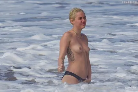 Miley Cyrus OnlyFans Leaked Free Thumbnail Picture - #61fIpNIKzh