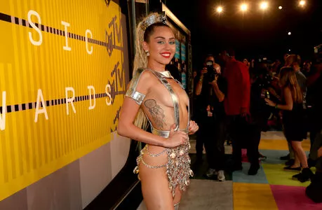 Miley Cyrus OnlyFans Leaked Free Thumbnail Picture - #683XCGOoV7