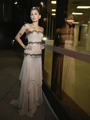 Miley Cyrus OnlyFans Leaked Free Thumbnail Picture - #68Xdx0CD3d