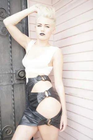 Miley Cyrus OnlyFans Leaked Free Thumbnail Picture - #6Z5PdRz9Zv