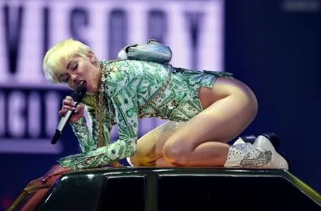 Miley Cyrus OnlyFans Leaked Free Thumbnail Picture - #6cCSSVwzNx