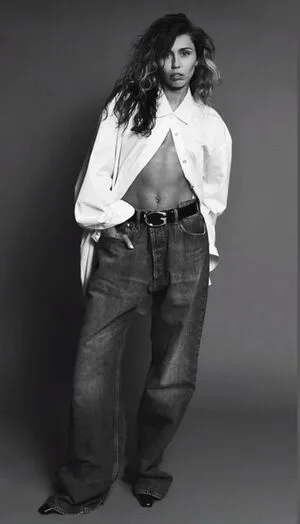 Miley Cyrus OnlyFans Leaked Free Thumbnail Picture - #6i1X1wKujh