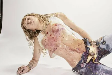 Miley Cyrus OnlyFans Leaked Free Thumbnail Picture - #6vwNmaViv2