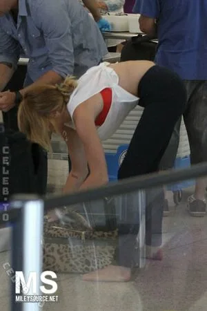 Miley Cyrus OnlyFans Leaked Free Thumbnail Picture - #7PdgB8mgy7