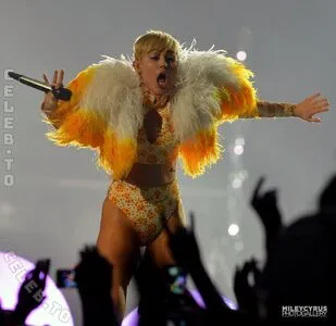 Miley Cyrus OnlyFans Leaked Free Thumbnail Picture - #7eeTeioYca