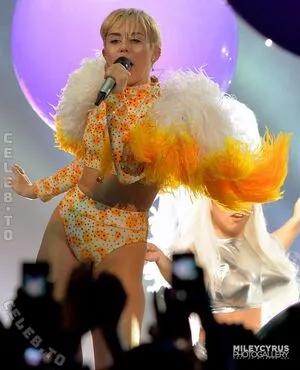 Miley Cyrus OnlyFans Leaked Free Thumbnail Picture - #7zsGMY4JJs