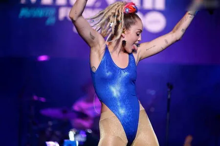 Miley Cyrus OnlyFans Leaked Free Thumbnail Picture - #8ykEtwTYUd