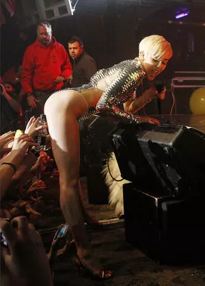 Miley Cyrus OnlyFans Leaked Free Thumbnail Picture - #9MzmlL4n5v