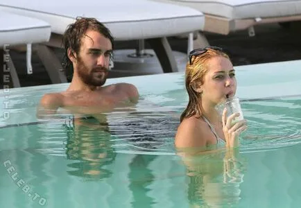Miley Cyrus OnlyFans Leaked Free Thumbnail Picture - #9TzZYvB5wq