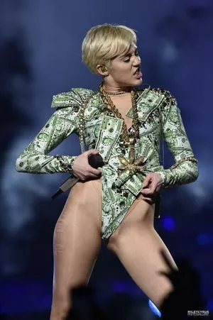 Miley Cyrus OnlyFans Leaked Free Thumbnail Picture - #9YaG6Cv1Zd