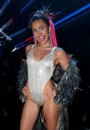 Miley Cyrus OnlyFans Leaked Free Thumbnail Picture - #9c3dFQyTvL