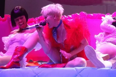 Miley Cyrus OnlyFans Leaked Free Thumbnail Picture - #9kvDPUUxUZ