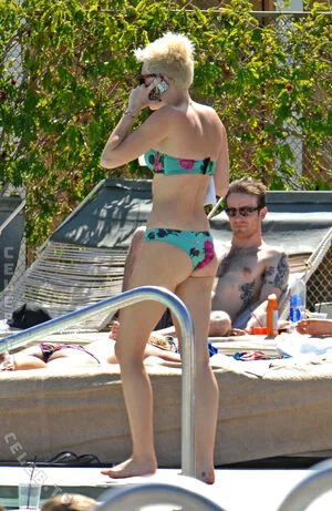 Miley Cyrus OnlyFans Leaked Free Thumbnail Picture - #AAR6W9ozRC