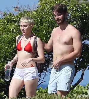 Miley Cyrus OnlyFans Leaked Free Thumbnail Picture - #AMHRtjtGsD
