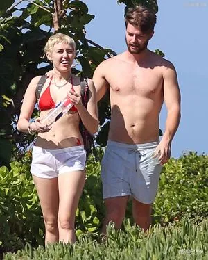 Miley Cyrus OnlyFans Leaked Free Thumbnail Picture - #BncbgG9OFX
