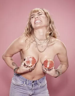 Miley Cyrus OnlyFans Leaked Free Thumbnail Picture - #CsAmG1P6Tz