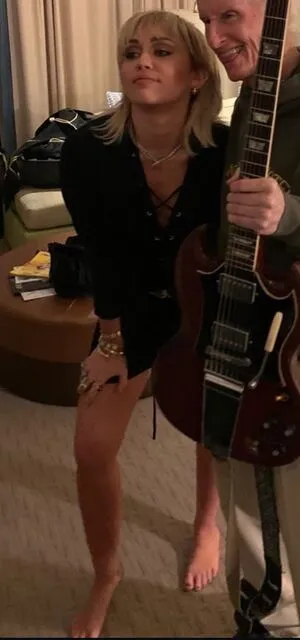 Miley Cyrus OnlyFans Leaked Free Thumbnail Picture - #D8l2Eztk6U