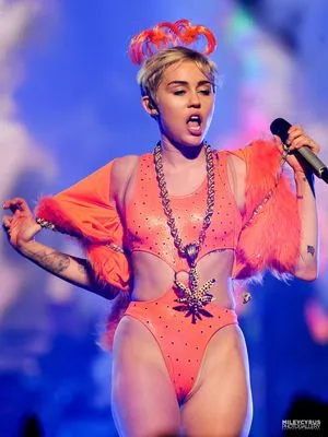 Miley Cyrus OnlyFans Leaked Free Thumbnail Picture - #DVCAJLOg3d