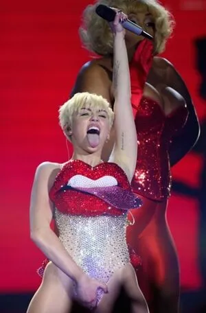Miley Cyrus OnlyFans Leaked Free Thumbnail Picture - #DbFYgXZHnu